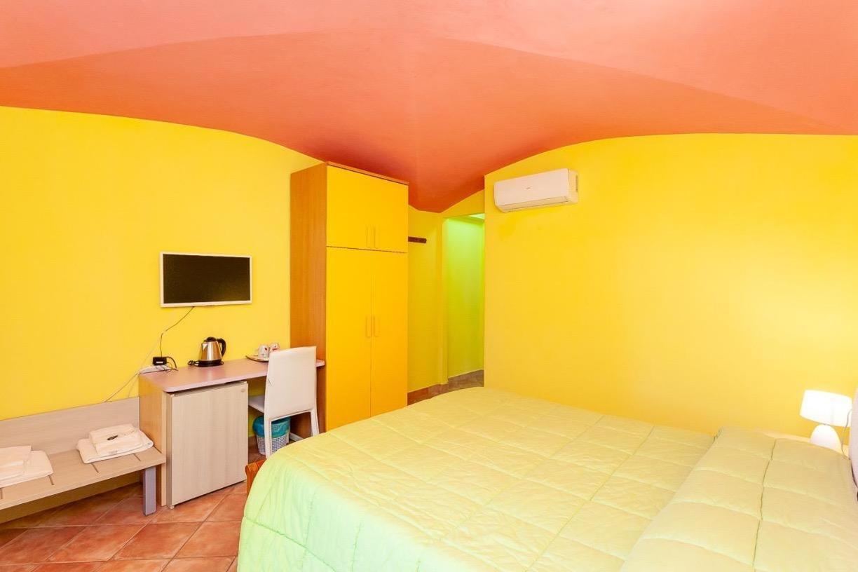 B&B Pettirosso Garden San Teodoro  Bagian luar foto